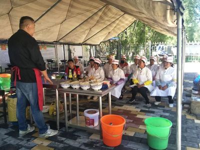 因戶施策抓技能 培訓(xùn)先行促增收——臨潭縣扎實(shí)開展家禽養(yǎng)殖技術(shù)培訓(xùn)工作紀(jì)實(shí)